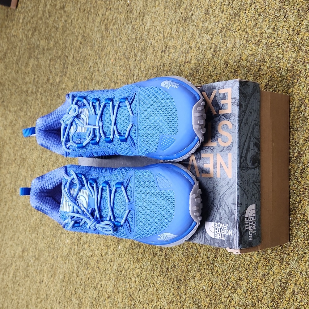 Womens North Face Litewave Sneakers, Size 9